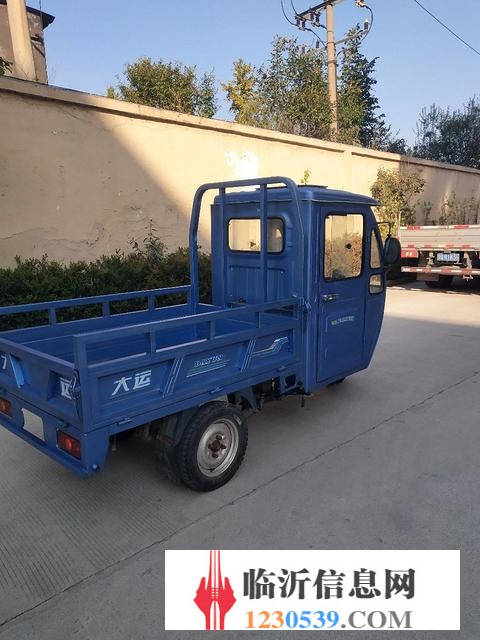 大运汽油三轮车
