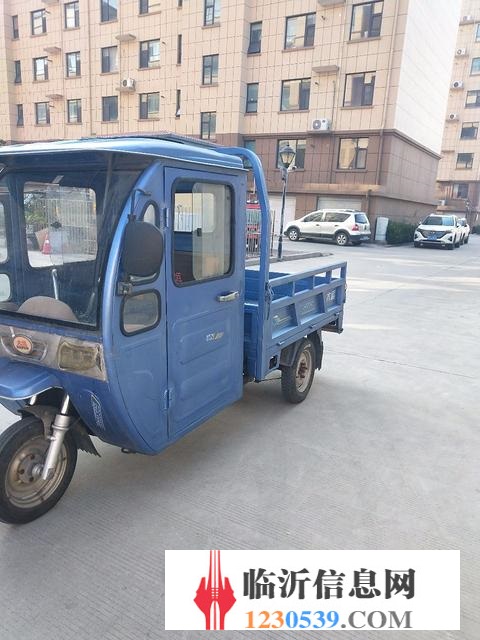 大运汽油三轮车