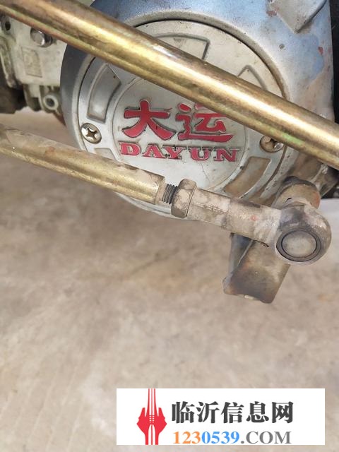 大运汽油三轮车