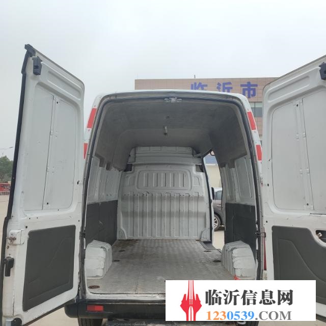 上汽大通V80三座货运版