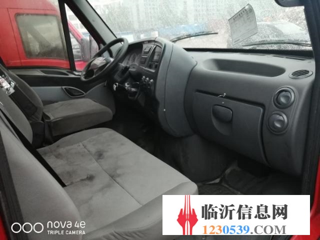 低转依维柯宝迪加长中型10座客车