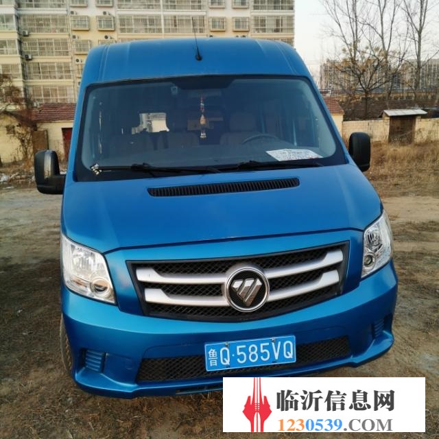 急转多辆商务大面包车