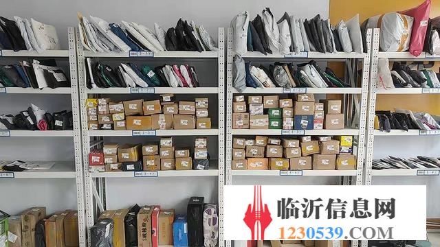临沂第二十四中学对过 眼镜店加驿站转让