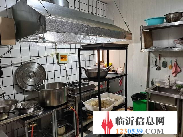二路银雀山路小吃店因照顾病人急转