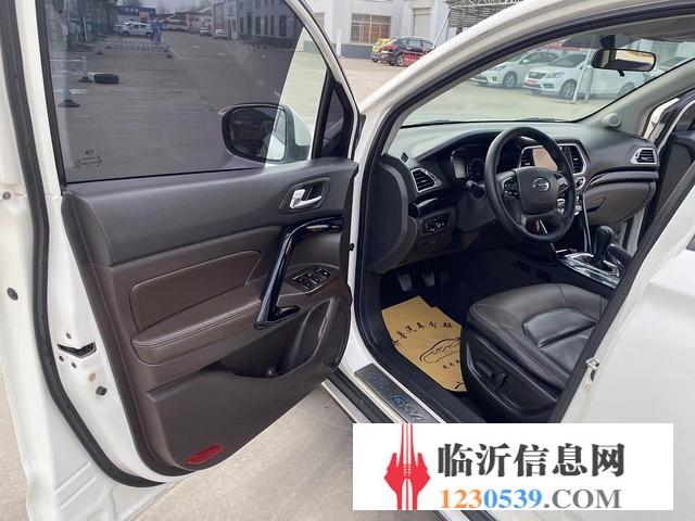 传祺GS4 2015款 1.3T 手动 200T 尊贵版