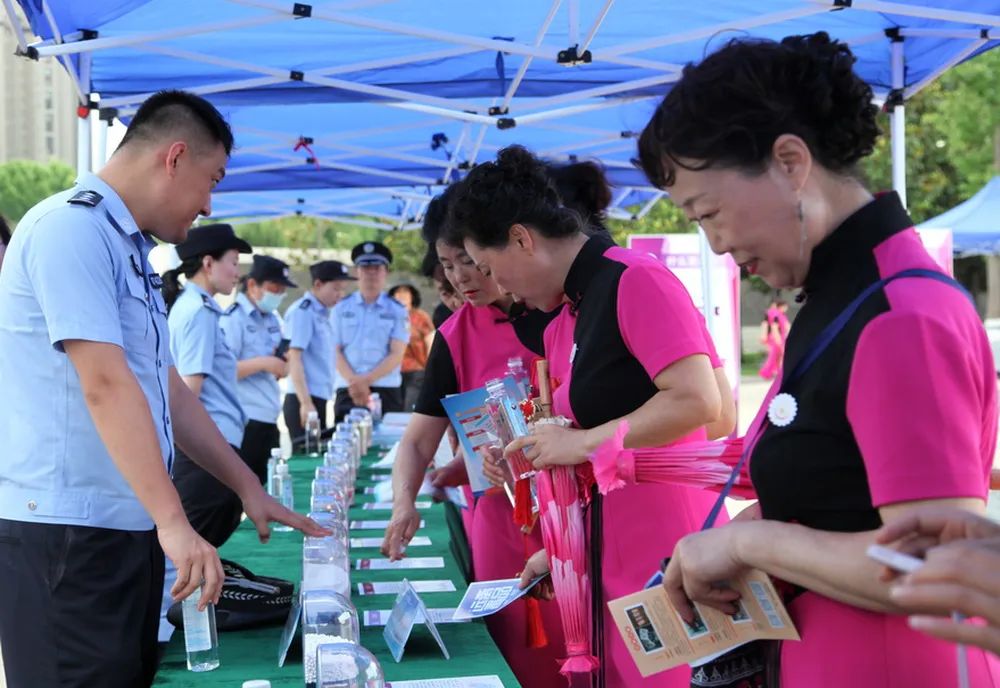 临沂市举行“喜迎二十大、禁毒保平安”“6.26”国际禁毒日主题宣传活动