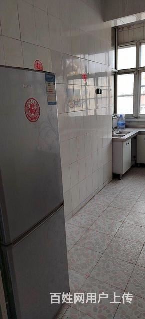 一中一小东段，96平方，65万