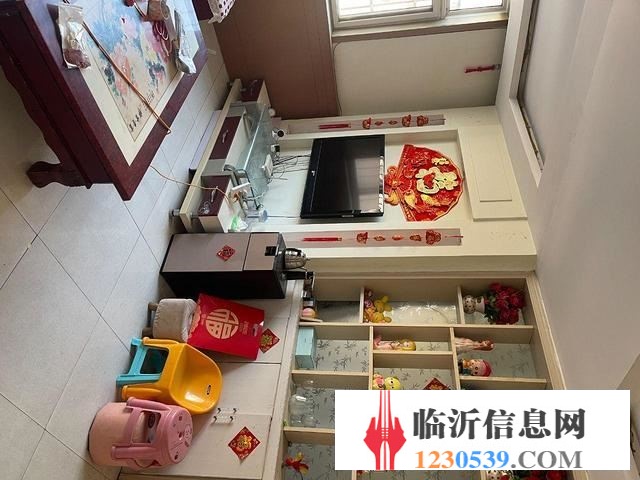 门口小学50 米不到  40中 门口公园政府周边配套齐全物业